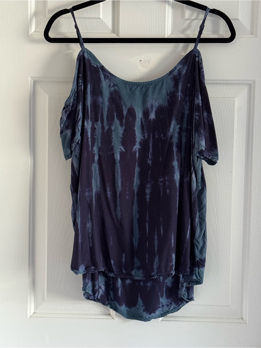 Cold-Shoulder Tie-Dye Tunic Top in Navy Blue